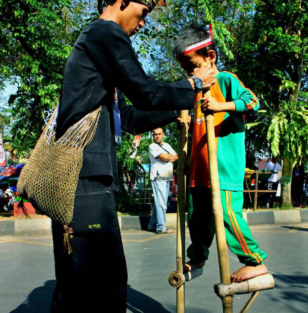 anakbisa, engrang bambu, permainan tradisional, 