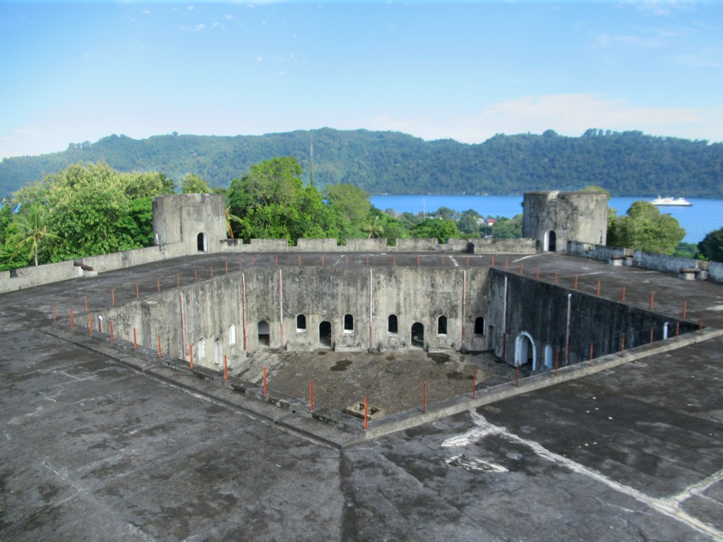 anakbisa, benteng peninggalan belanda, 