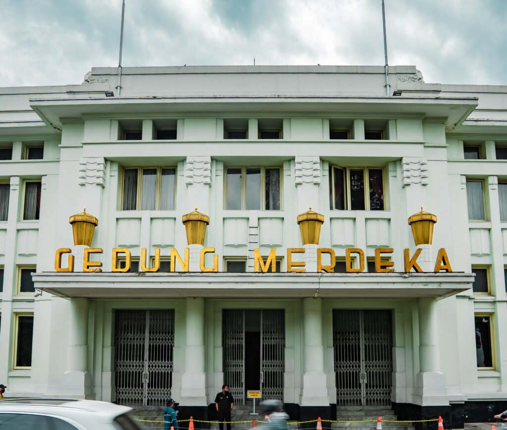 anakbisa, gedung bersejarah, bandung,